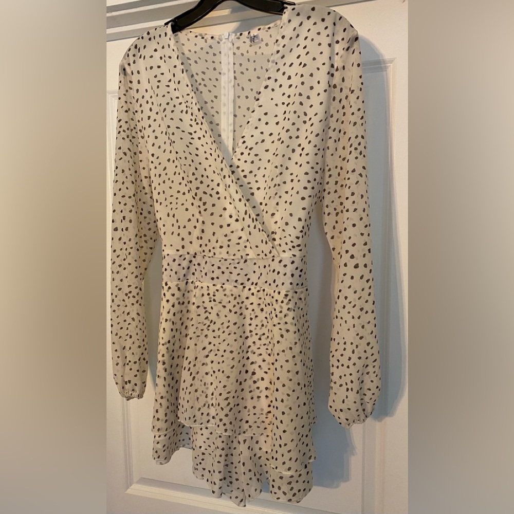 Fashion Classic Collection, Black And White Long-sleeved Romper, Sz L